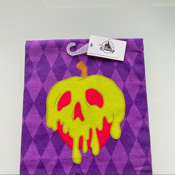 💜💚Disney “Just one Bite” Poisoned Apple Kitchen Towel or Display Cloth🍎🍏 - Picture 9 of 9